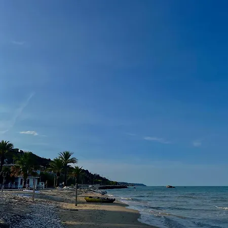 Francesca Luxury - Adriatic Nature & Heritage House Bed & Breakfast Grottammare